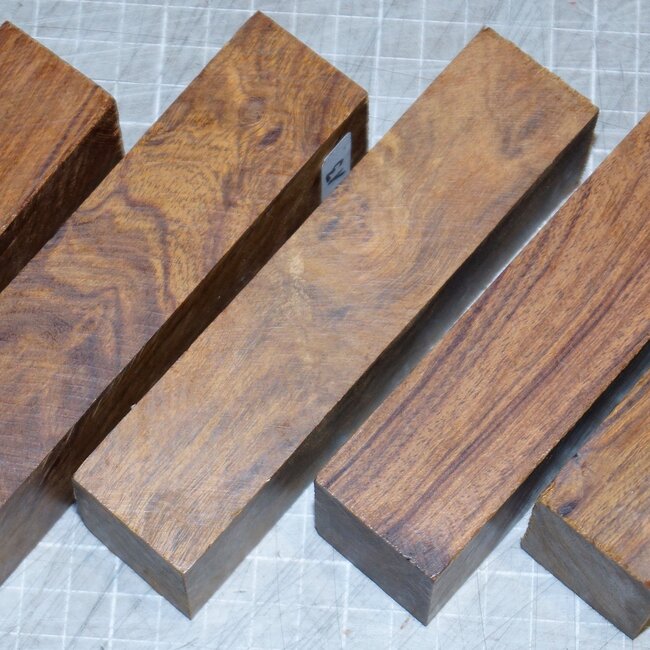 Desert iron wood, knife handle, approx. 130 x 40 x 27 mm, 0,3 kg