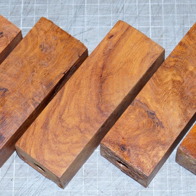 Afzelia Maser Messergriff, ca. 100(120) x 40 x 28 mm, 0,2 kg