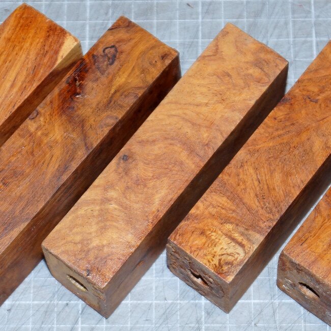 Afzelia Maser Messergriff, ca. 100(120) x 40 x 28 mm, 0,2 kg