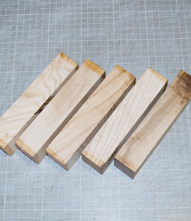 Esche geriegelt, Messergriff, ca. 150 x 40 x 30 mm, 0,2 kg