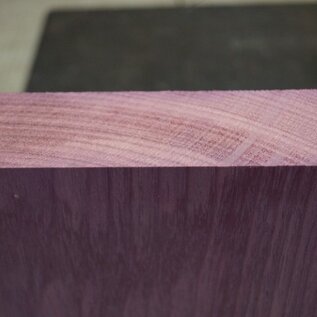 Amaranth, ca. 285 x 290 x 52mm, 3,6kg