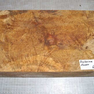 Amboina Maser, ca. 470 x 303 x 44-65mm, 6,32kg