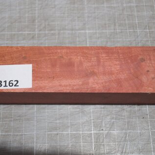 Pink Ivory Ripple knife handle, approx. 150 x 40 x 29 mm, 0,2 kg