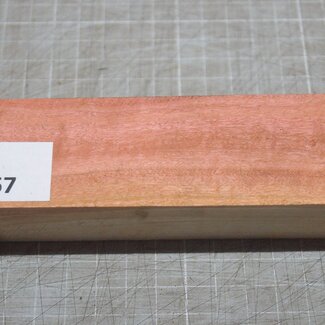 Pink Ivory Ripple knife handle, approx. 150 x 40 x 29 mm, 0,2 kg