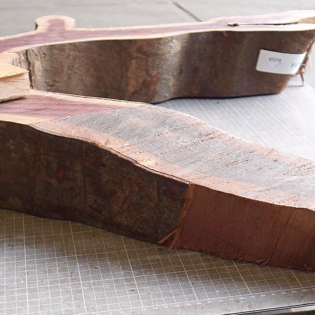 Purpleheart, star shaped slab, approx. 1280 x 1240 x 110-50 mm, 41219