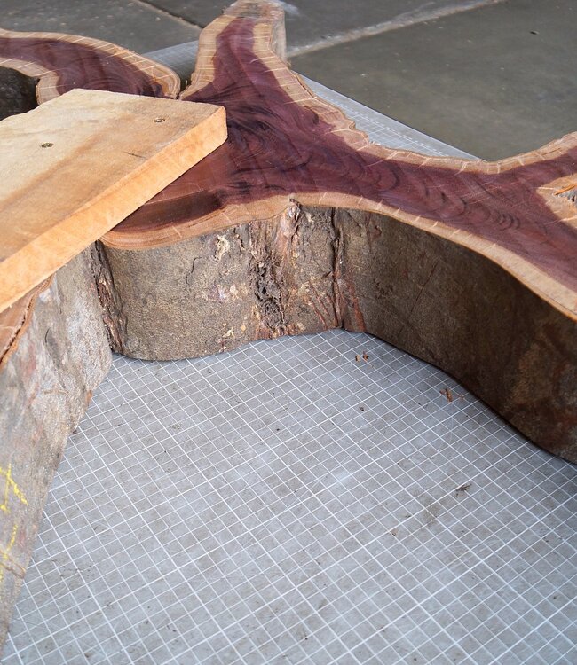 Purpleheart, star shaped slab, approx. 1280 x 1240 x 110-50 mm, 41219