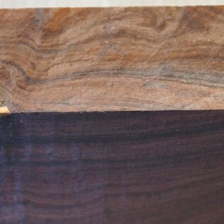 Eastindian rosewood, approx. 184 x 186 x 76mm, 2,44kg