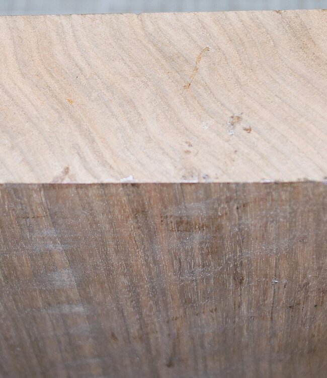 Kaukasischer Nussbaum Riegel, ca. 200 x 206 x 60mm, 1,68kg