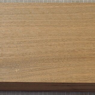 Kaukasischer Nussbaum, geflammt, ca. 740 x 190 x 57 mm