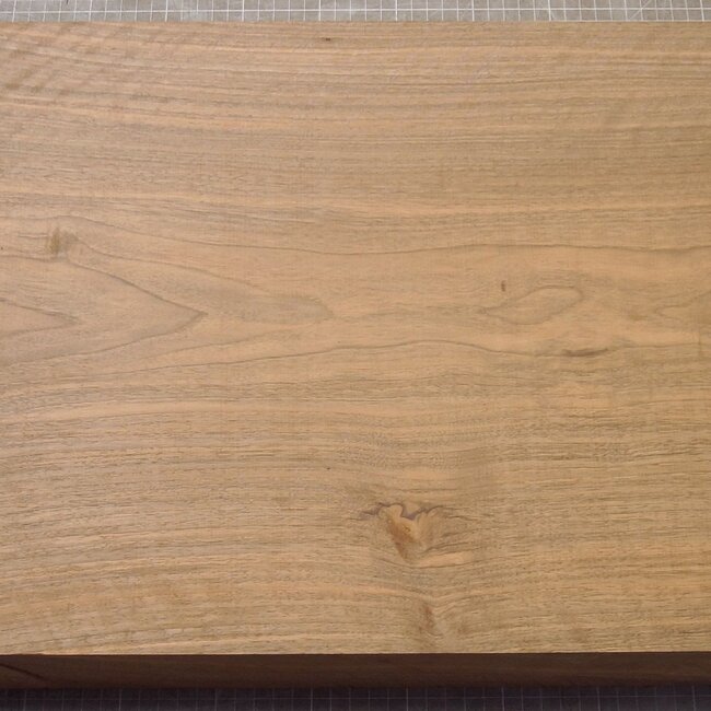 Kaukasischer Nussbaum, geflammt, ca. 820 x 390 x 55 mm