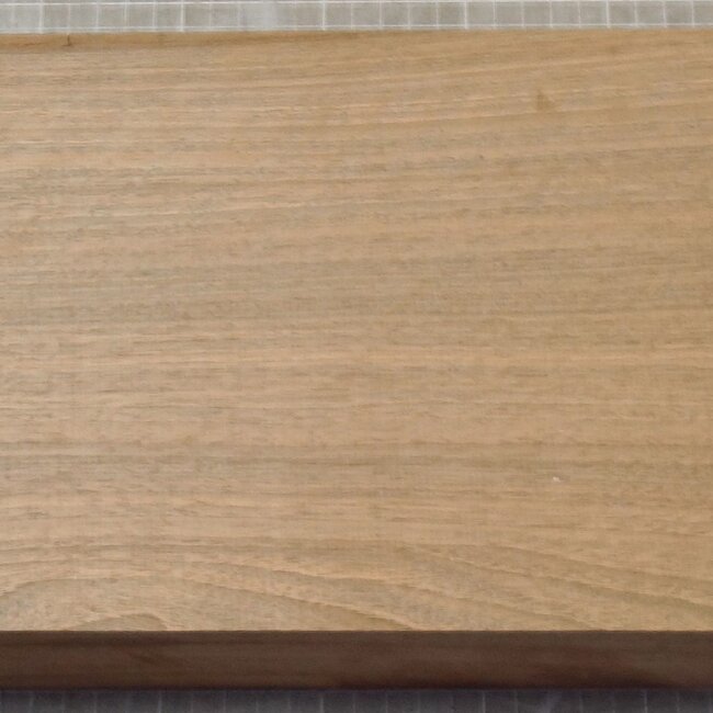 Kaukasischer Nussbaum, geflammt, ca. 710 x 200 x 60 mm