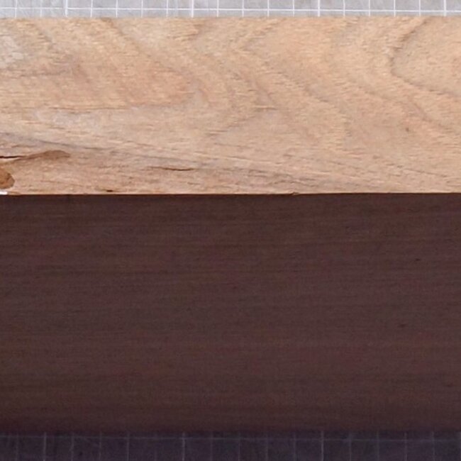 Kaukasischer Nussbaum, geflammt, ca. 710 x 200 x 60 mm