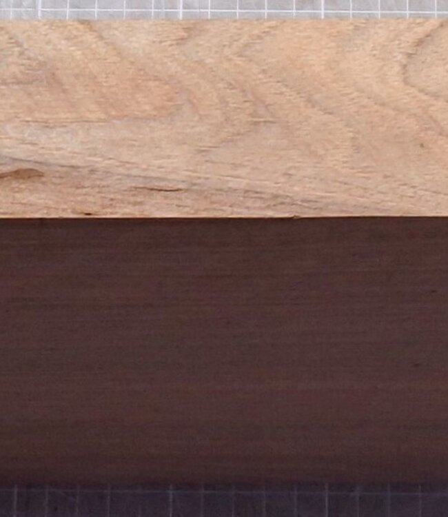 Kaukasischer Nussbaum, geflammt, ca. 710 x 200 x 60 mm