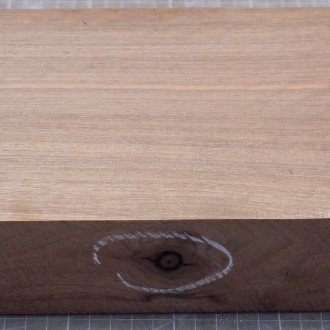 Caucasian Walnut, flamed, approx. 800 x 180 x 55 mm