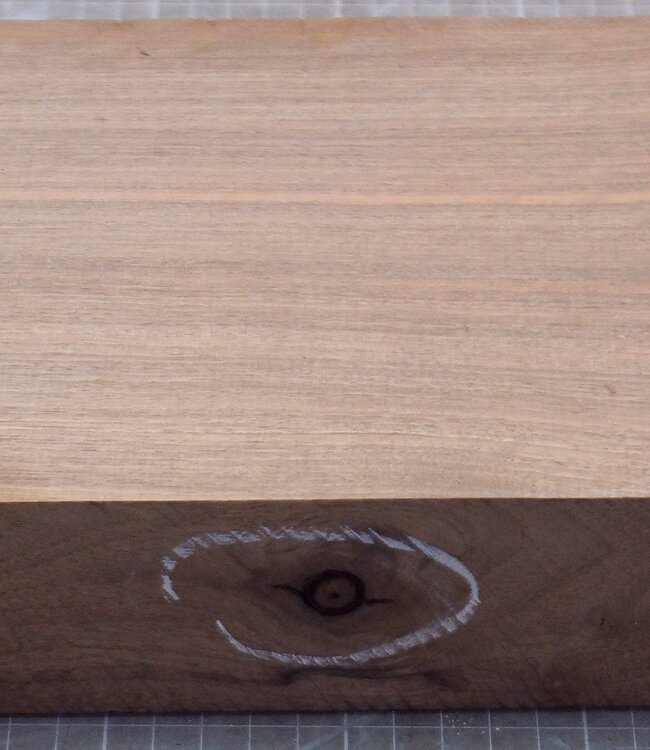 Caucasian Walnut, flamed, approx. 800 x 180 x 55 mm