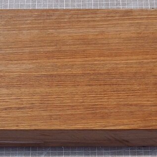 Kaukasischer Nussbaum, geflammt, ca. 1050 x 220 x 57 mm