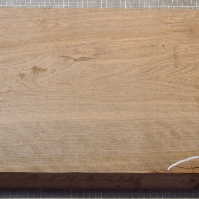 Kaukasischer Nussbaum, leicht geflammt, ca. 800 x 360 x 56 mm