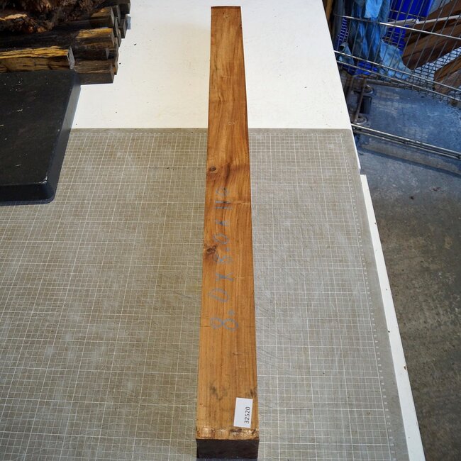 Santos, Morado Palisander, ca. 1100 x 77 x 77 mm