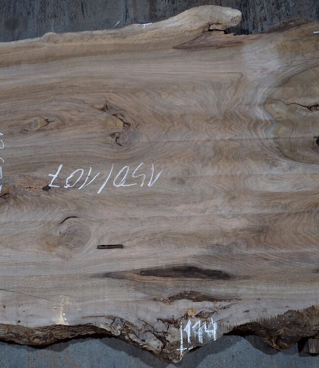 Kaukasischer Nussbaum, Tischplatte, ca. 1500 x 1700 x 65 mm, 13677 G