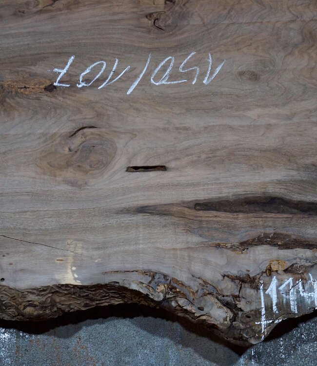 Kaukasischer Nussbaum, Tischplatte, ca. 1500 x 1700 x 65 mm, 13677 G