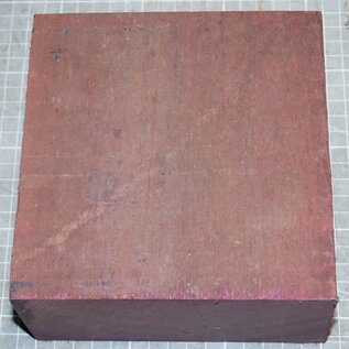Amaranth, ca. 151 x 156 x 76mm, 1,76kg