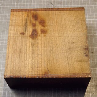 Kaukasischer Nussbaum, ca. 185 x 195 x 70mm, 1,52kg