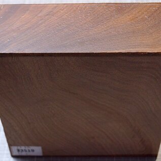 Kaukasischer Nussbaum, ca. 185 x 193 x 75mm, 1,64kg