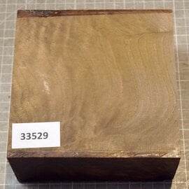 Kaukasischer Nussbaum, ca. 135 x 137 x 65mm, 0,7kg