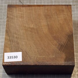 Kaukasischer Nussbaum, ca. 155 x 154 x 68mm, 1,16kg