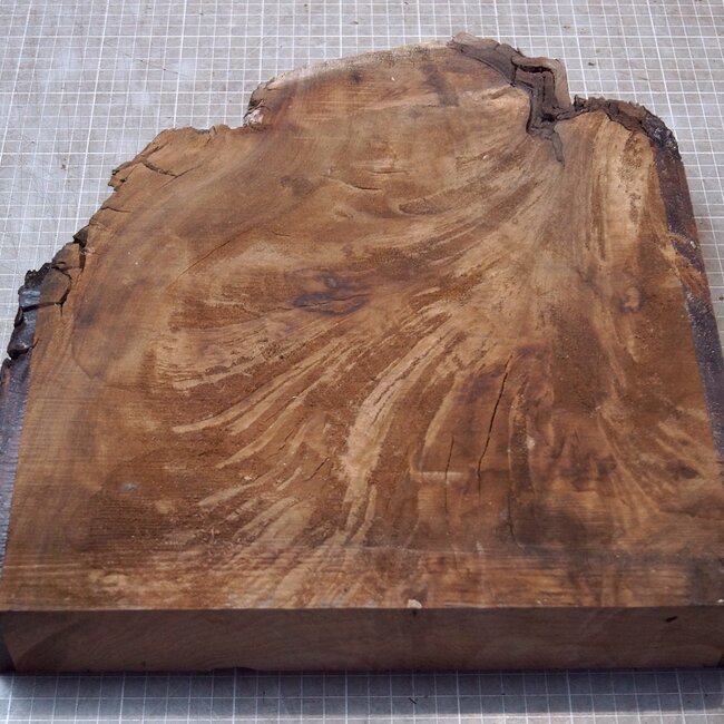 Caucasian Walnut, approx. 332 x 210-310 x 68mm, 4,06kg