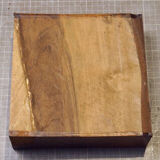 Nussbaum europ., ca. 205 x 205 x 57mm, 1,4kg