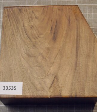 Nussbaum europ., ca. 165 x 165 x 62mm, 1kg