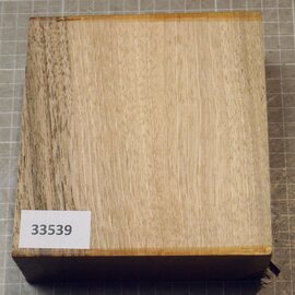 Europ. Walnut, approx. 138 x 145 x 57mm, 0,66kg