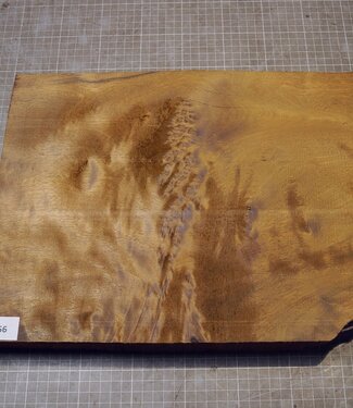 Golden Madrone Maser, ca. 370 x 293 x 45mm, 4,0kg