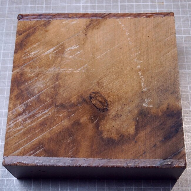 Caucasian Walnut, approx. 175 x 175 x 60mm, 1,32kg