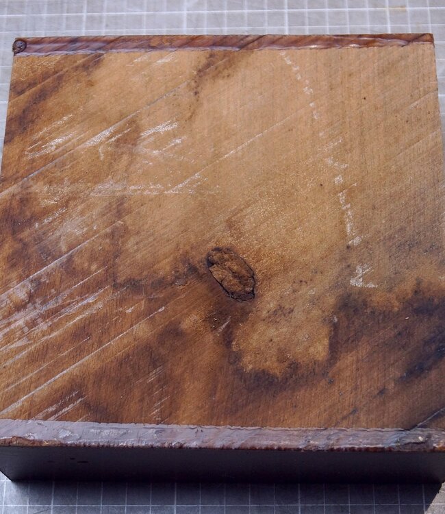 Kaukasischer Nussbaum, ca. 175 x 175 x 60mm, 1,32kg