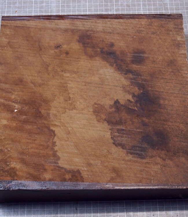 Kaukasischer Nussbaum, ca. 306 x 303 x 57mm, 3,64kg