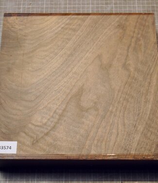 Kaukasischer Nussbaum, ca. 295 x 297 x 60mm, 3,4kg