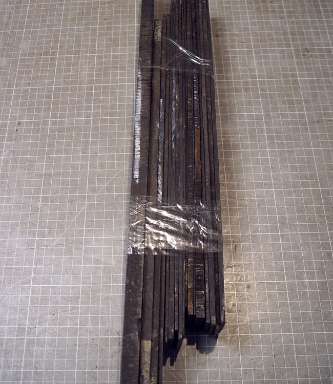 Ebony off cuts, approx. 2 kg, B-Quality, various sizes