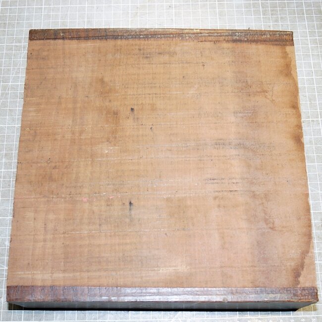 Nussbaum europ., ca. 260 x 250 x 62mm, 3,3kg