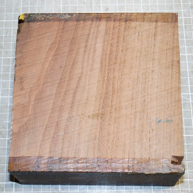 Europ. Walnut, approx. 170 x 165 x 73mm, 1,6kg