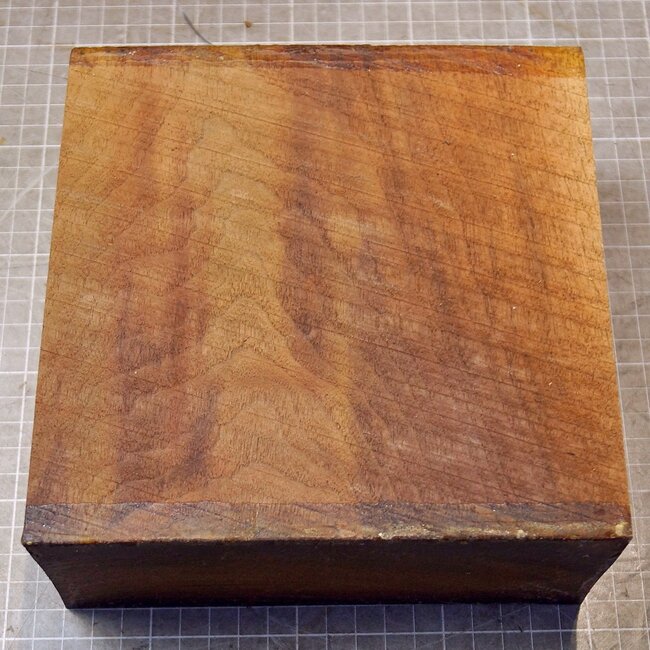 Black Walnut, ca. 176 x 182 x 74mm, 1,7kg