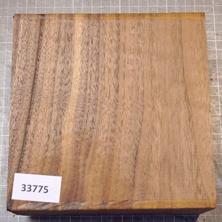 Black Walnut, ca. 168 x 171 x 83mm, 1,52kg