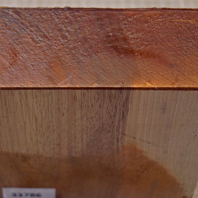 Europ. Walnut, approx. 145 x 143 x 65mm, 0,74kg