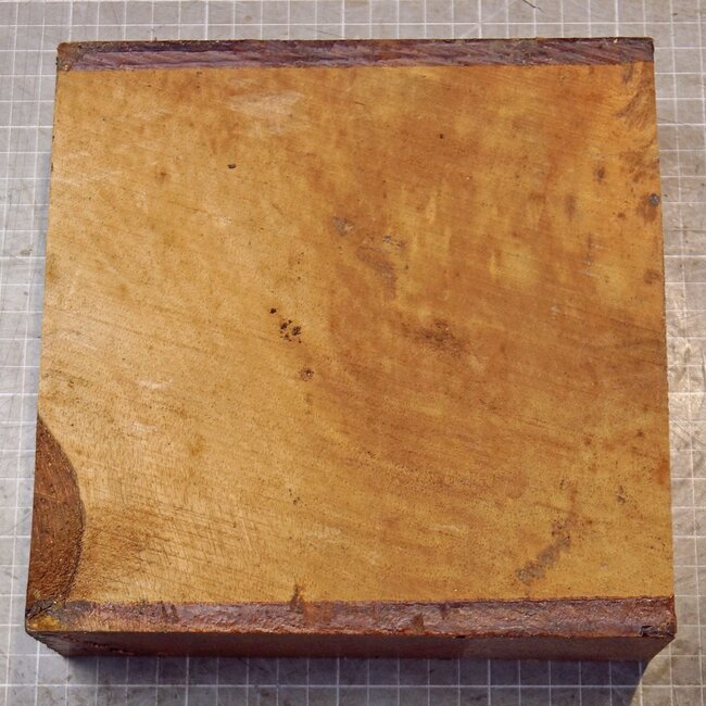 Nussbaum europ., ca. 196 x 194 x 62mm, 1,34kg