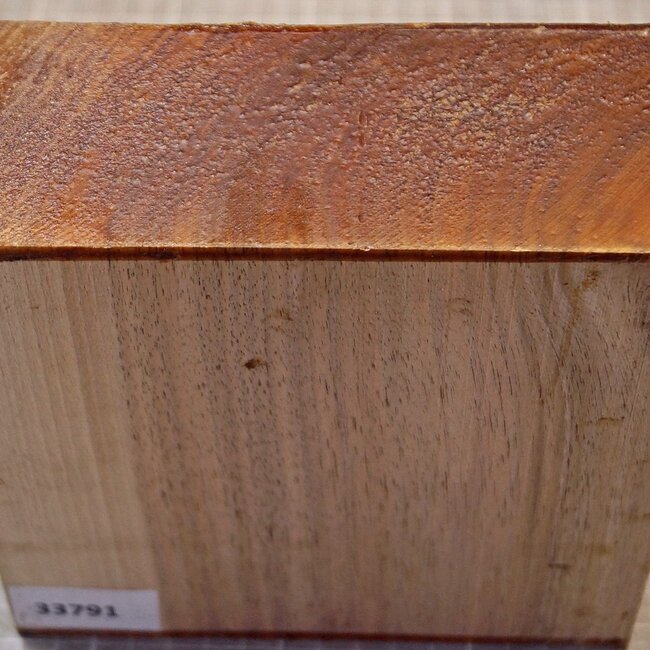 Europ. Walnut, approx. 163 x 163 x 64mm, 0,96kg