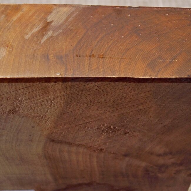 Europ. Walnut, approx. 193 x 194 x 80mm, 1,96kg