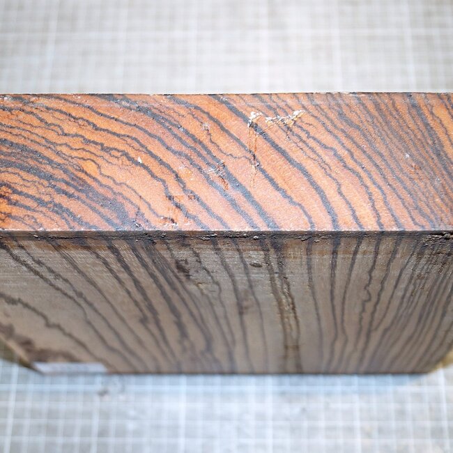 Zebrawood, approx. 225 x 220 x 52 mm, 2,1 kg