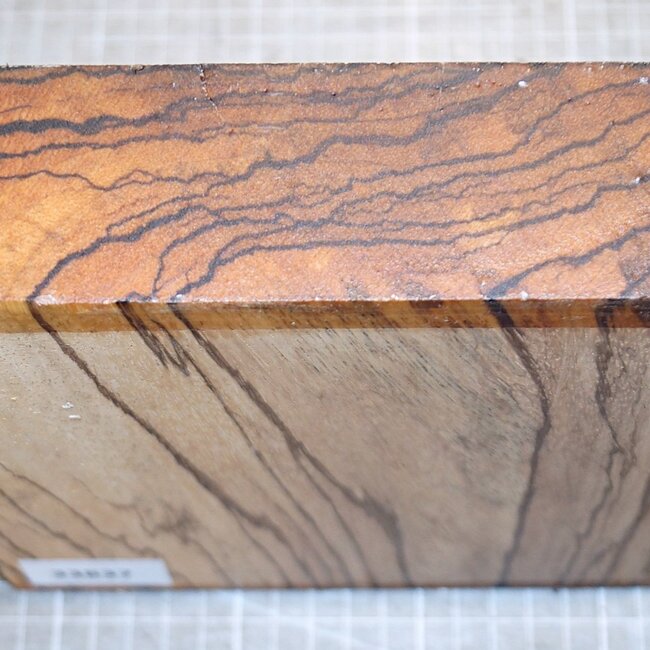 Zebrano, ca. 180 x 180 x 49 mm, 1,2 kg