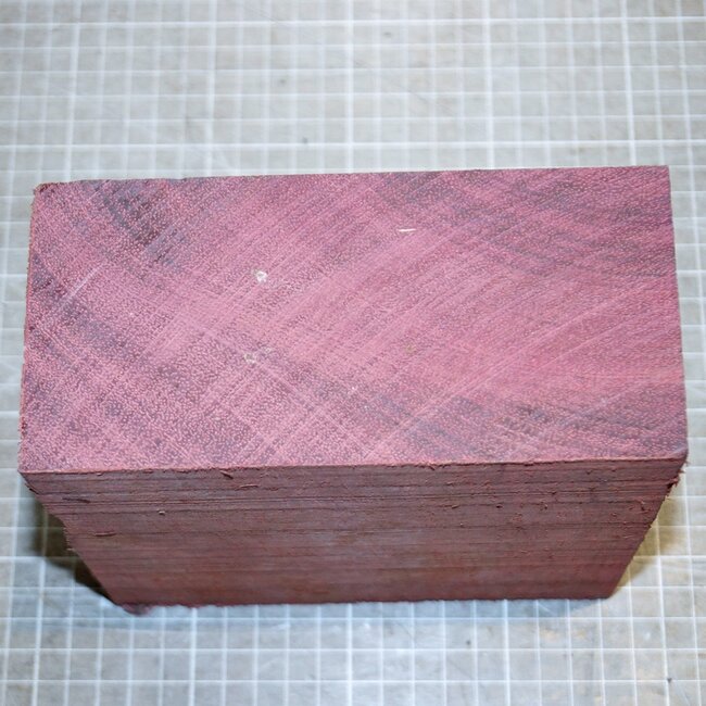 Amaranth, ca. 155 x 155 x 76 mm, 1,9 kg